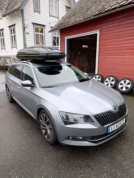 Skoda Superb 2016 photo 2