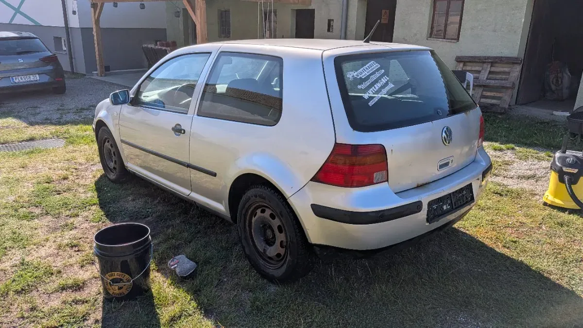 Volkswagen Golf 1999 photo 2