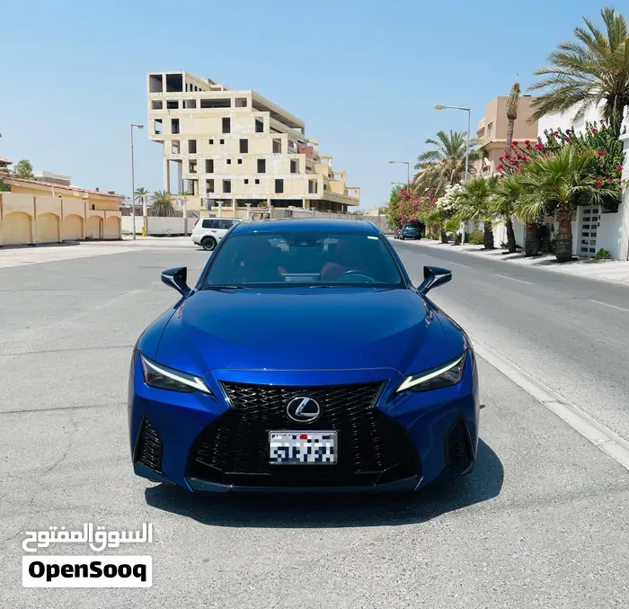 Lexus Is 350 2023 photo 3