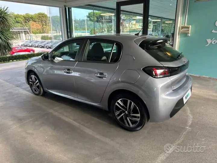Peugeot 208 2023 photo 3