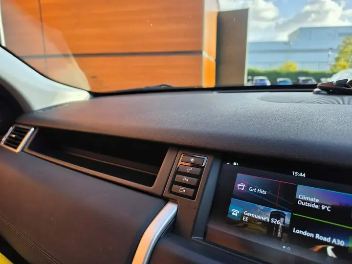 Land Rover Discovery Sport 2016 photo 5
