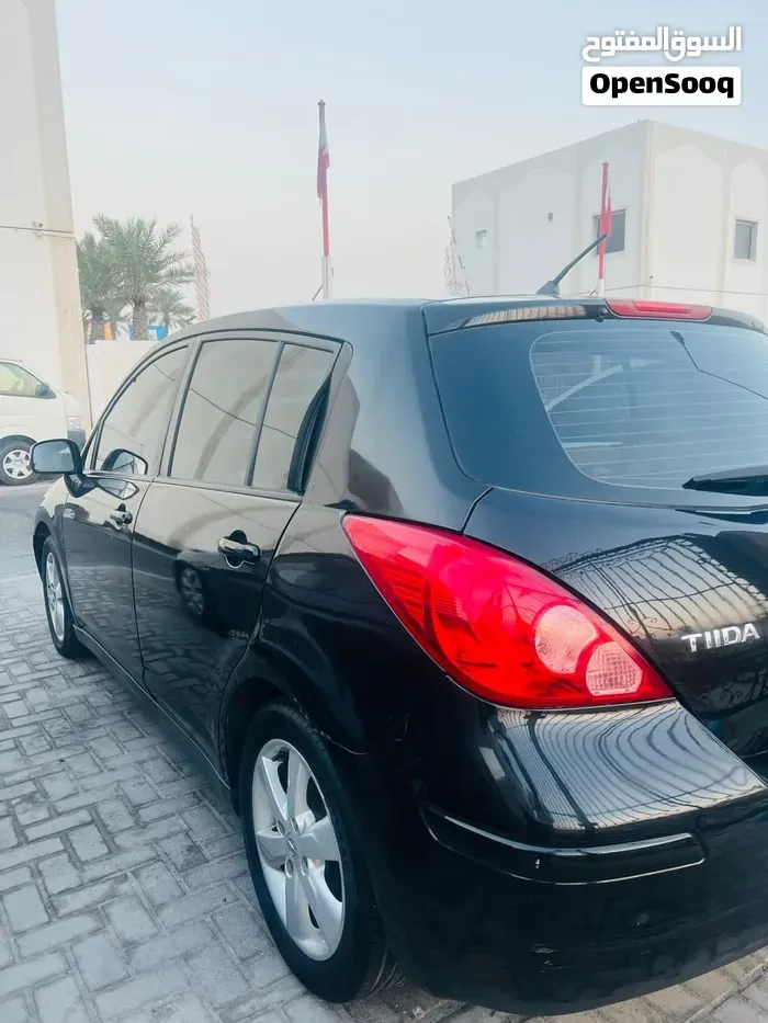 Nissan Tiida 2012 photo 4