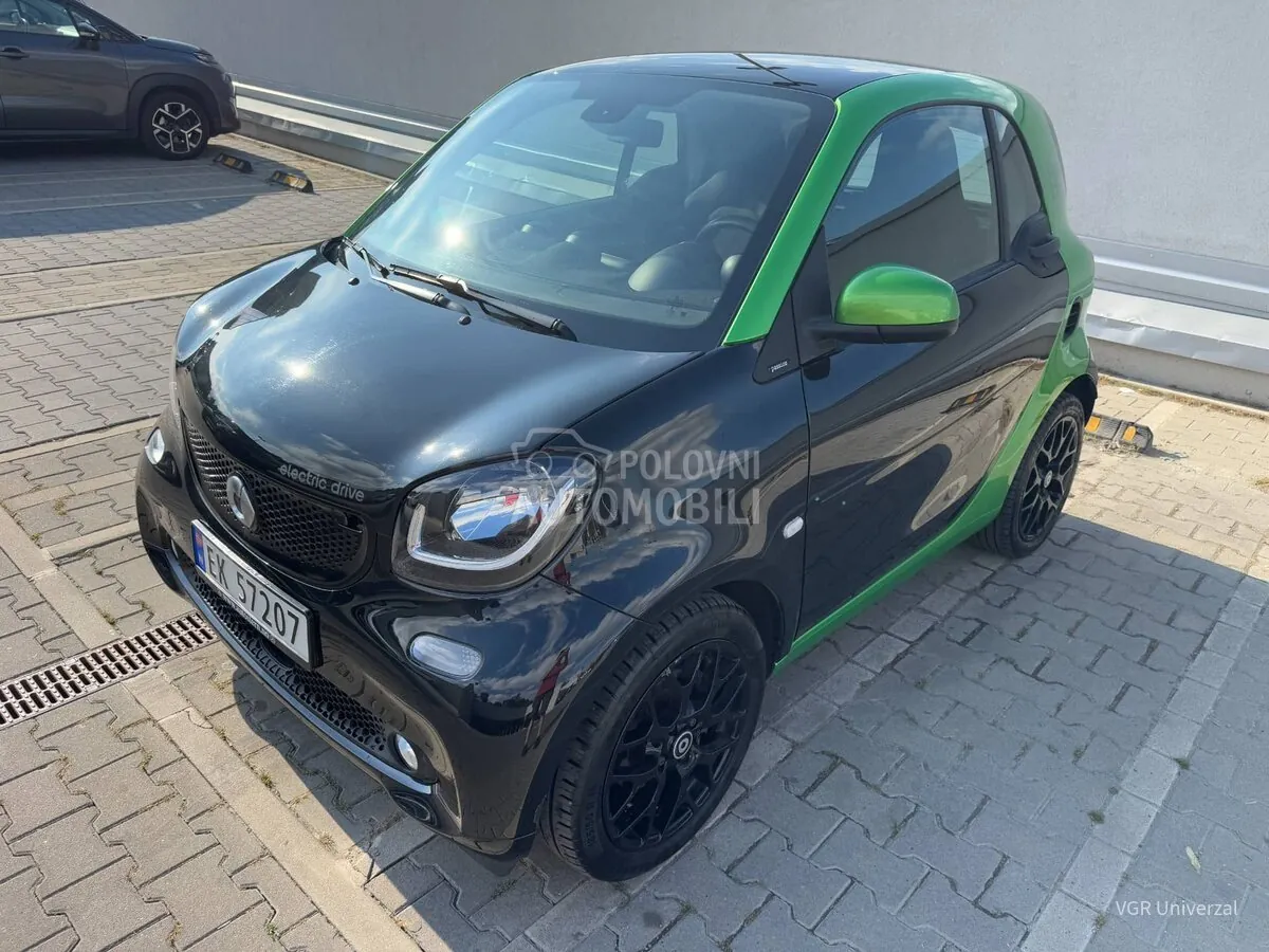 Smart Eq Fortwo 2017 photo 2