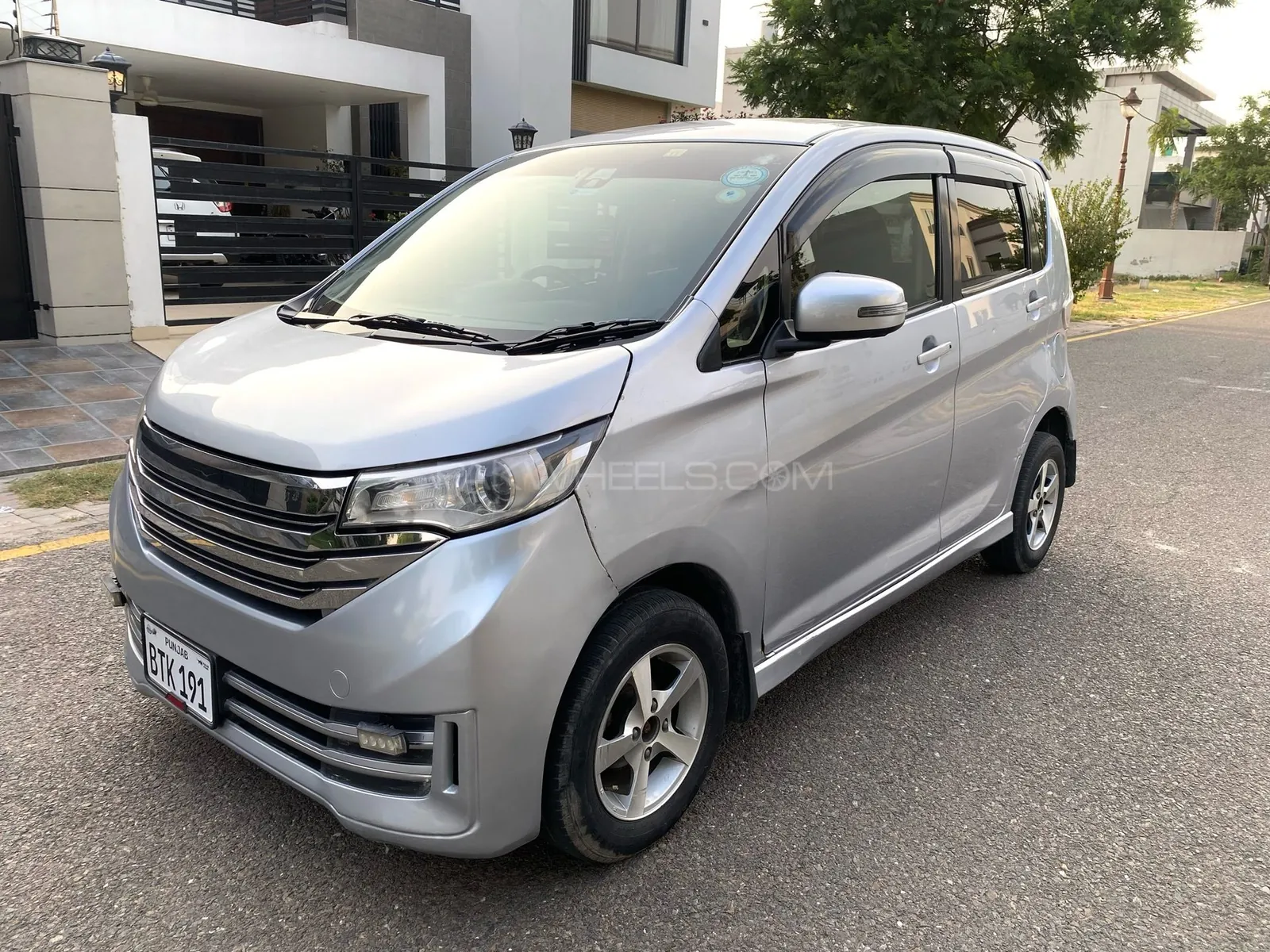 Mitsubishi Ek Custom