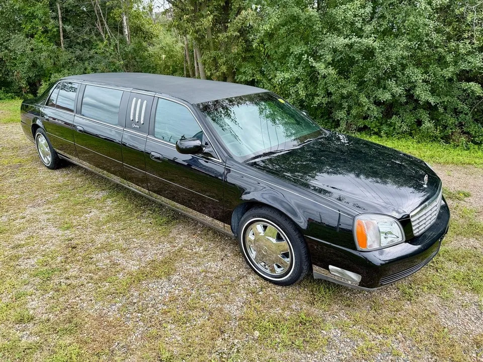 Cadillac Deville 2002 photo 2