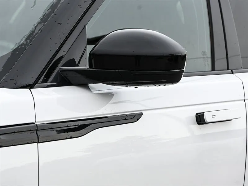 Land Rover Range Rover Velar 2024 photo 3