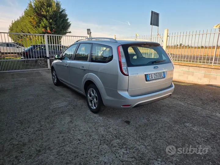 Ford Focus 2010 photo 5