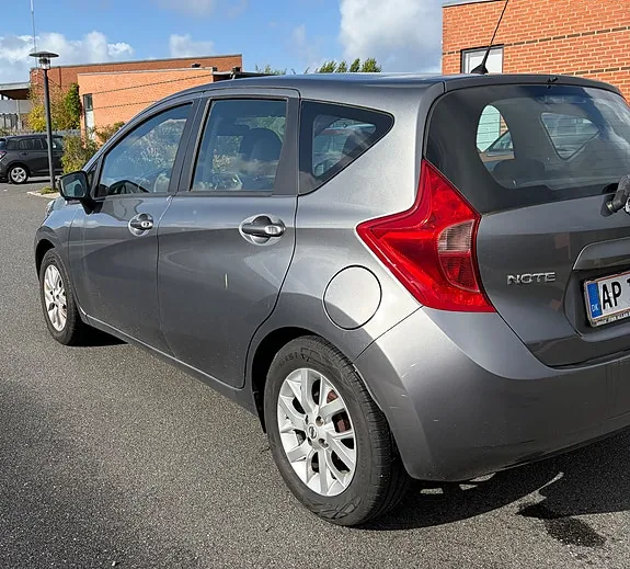 Nissan Note 2014 photo 4