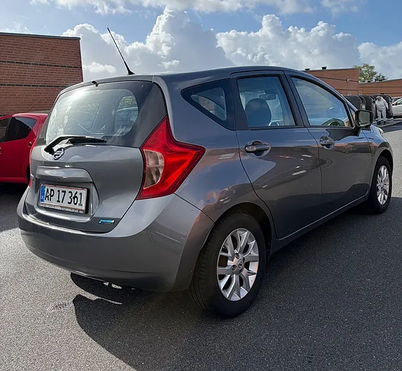 Nissan Note 2014 photo 3