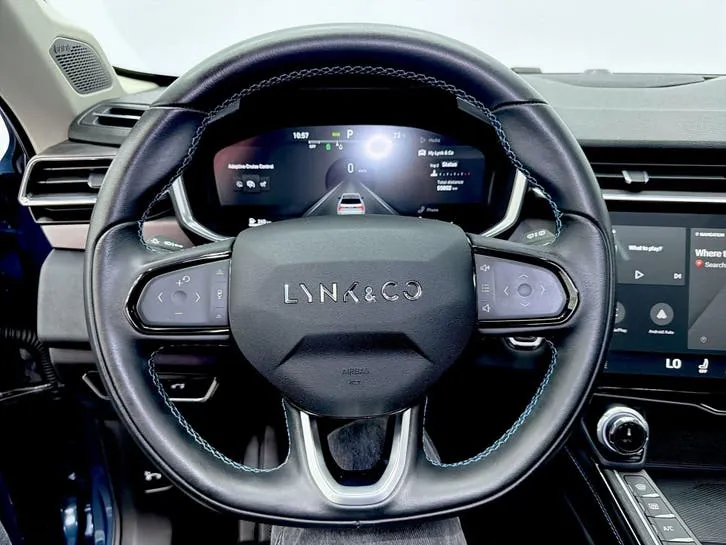 Lynk & Co 01 2022 photo 2