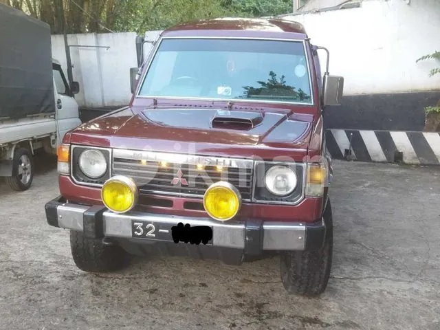 Mitsubishi Pajero 1984 photo 2