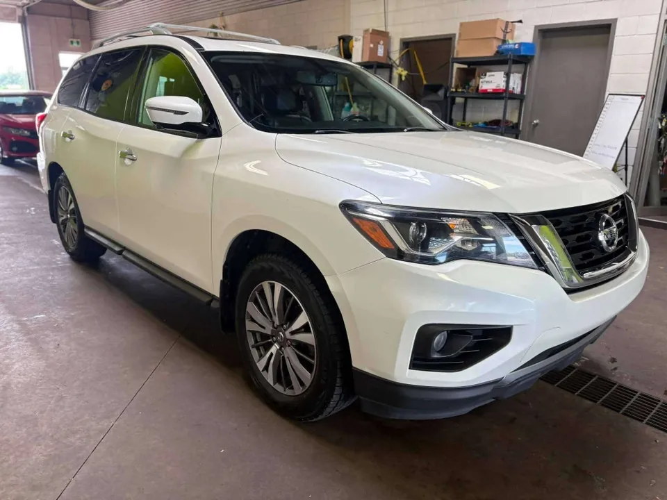 Nissan Pathfinder 2017 photo 3