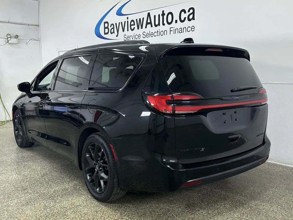 Chrysler Pacifica 2025 photo 3