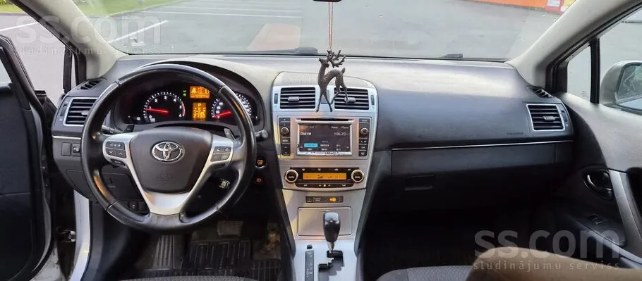 Toyota Avensis 2012 photo 5