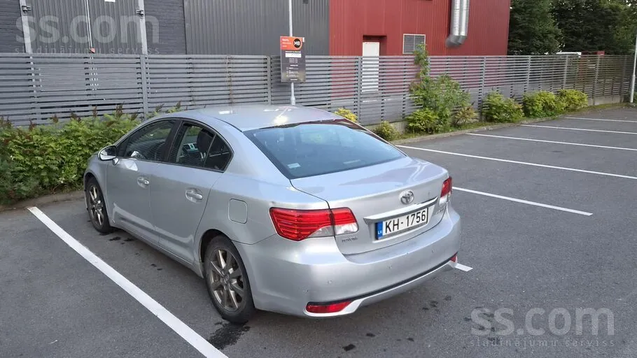 Toyota Avensis 2012 photo 3