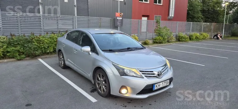 Toyota Avensis 2012 photo 2