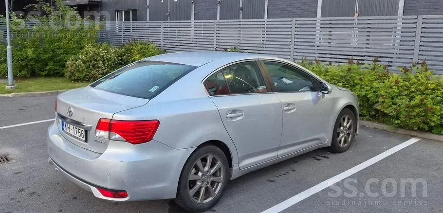 Toyota Avensis 2012 photo 4