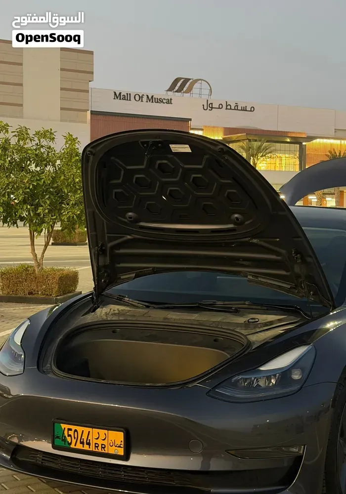Tesla Model 3 2023 photo 2