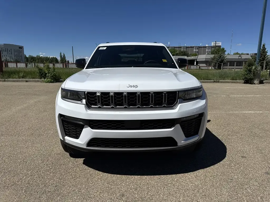 Jeep Grand Cherokee 2026 photo 2