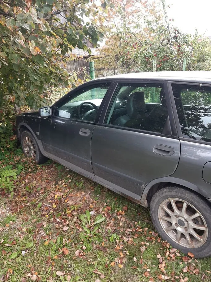 Volvo V40 2003 photo 3