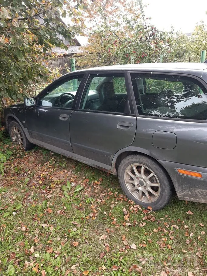 Volvo V40 2003 photo 2