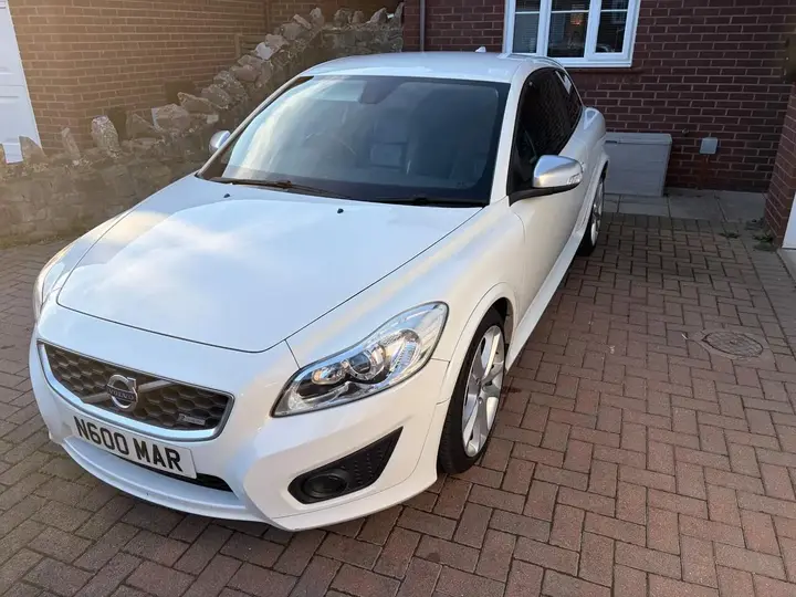 Volvo C30 2011 photo 2