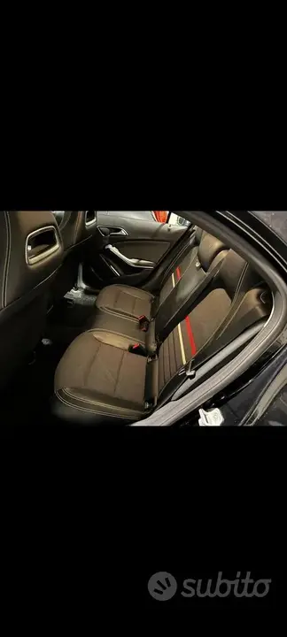Mercedes-Benz A 180 2015 photo 2