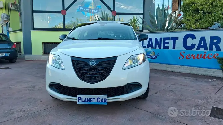 Lancia Ypsilon 2014 photo 2