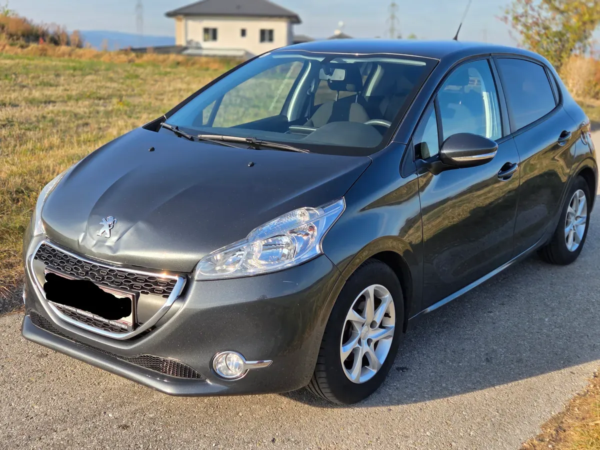 Peugeot 208