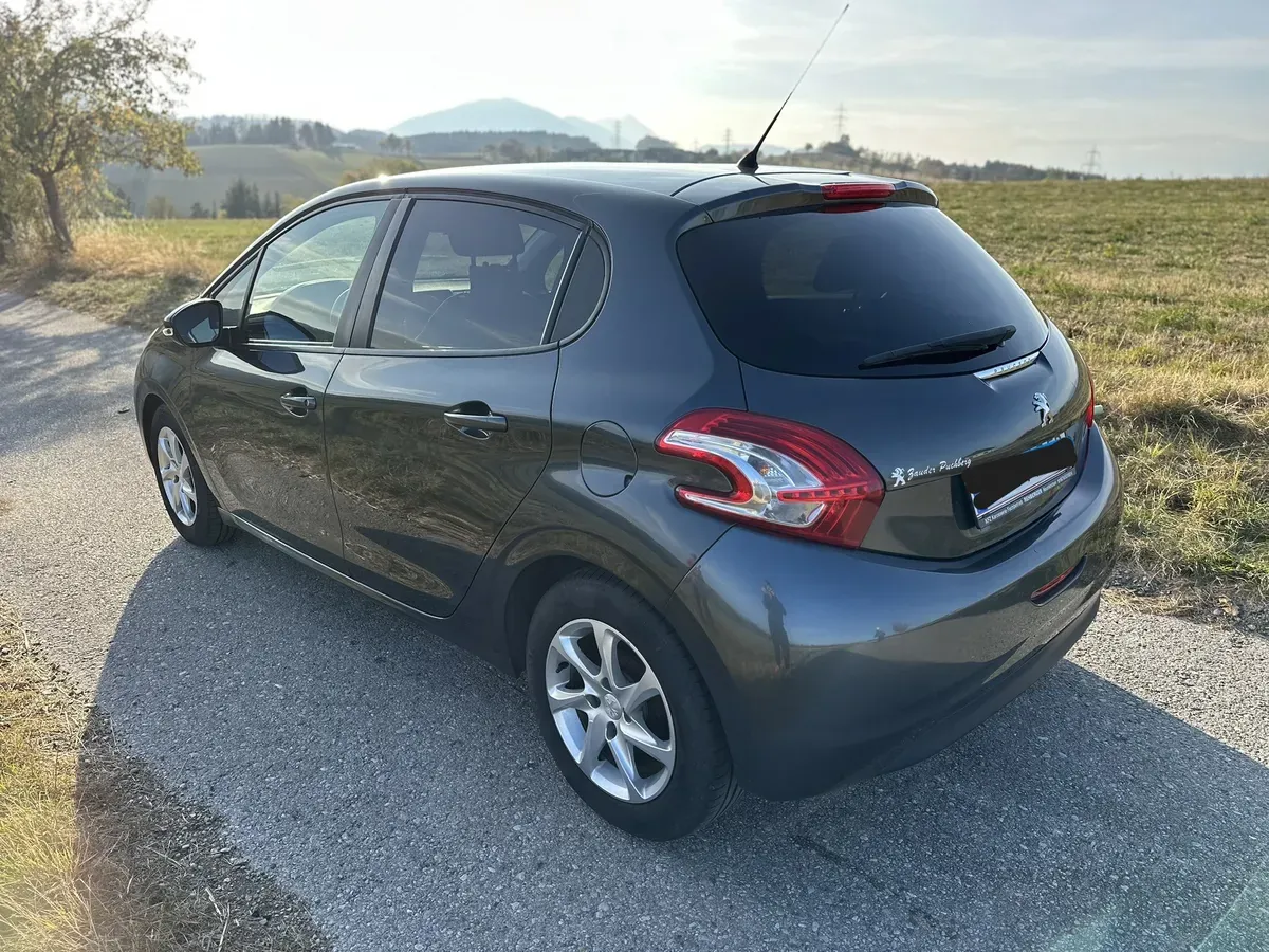 Peugeot 208 2014 photo 3