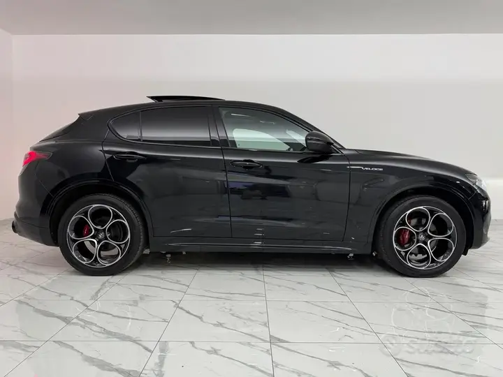 Alfa Romeo Stelvio 2023 photo 5
