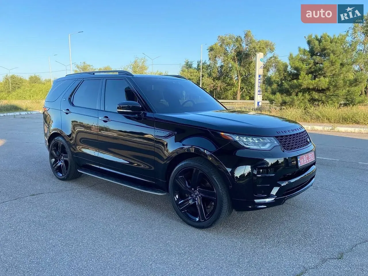 Land Rover Discovery 2017 photo 2
