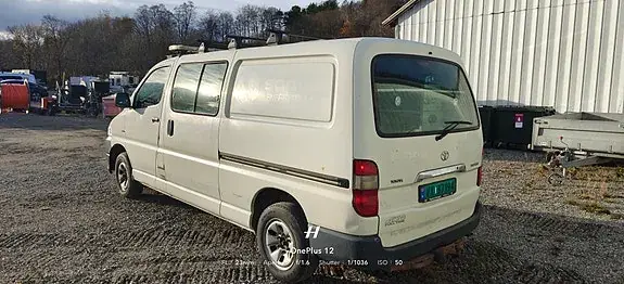 Toyota Hiace 2011 photo 3