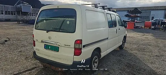 Toyota Hiace 2011 photo 4