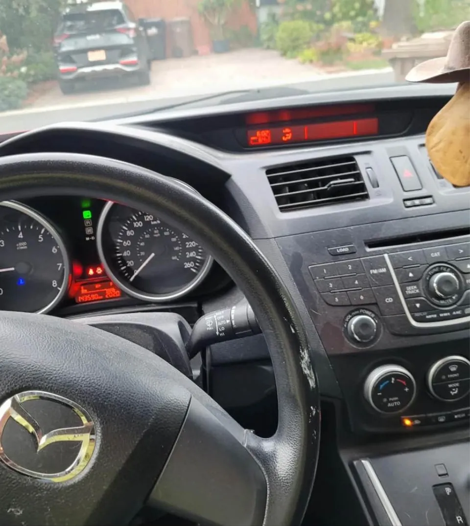 Mazda Mazda5 2014 photo 4