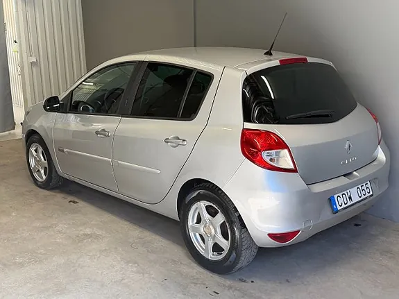 Renault Clio 2010 photo 3