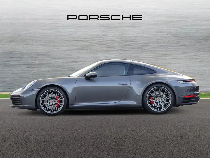 Porsche 911 2021 photo 5