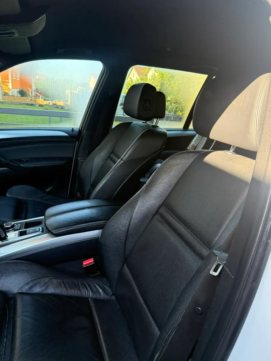 BMW X5 2010 photo 3