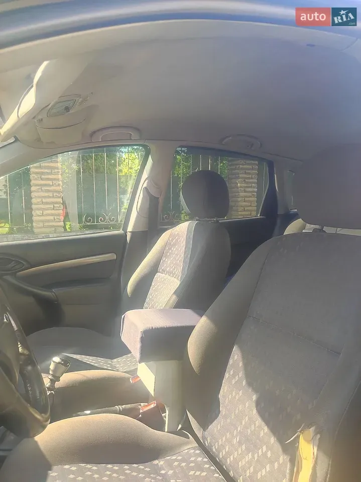 Ford Focus 2001 photo 5