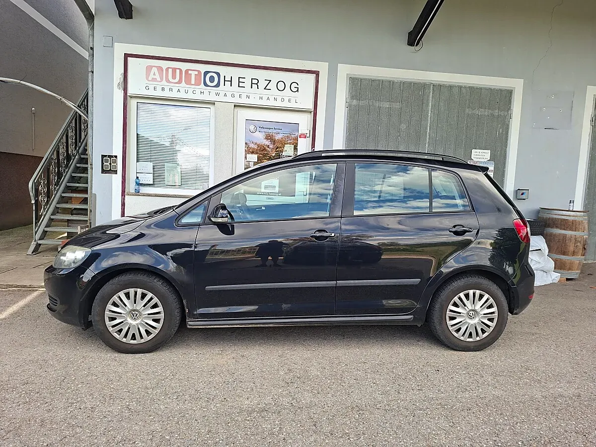 Volkswagen Golf 2010 photo 2