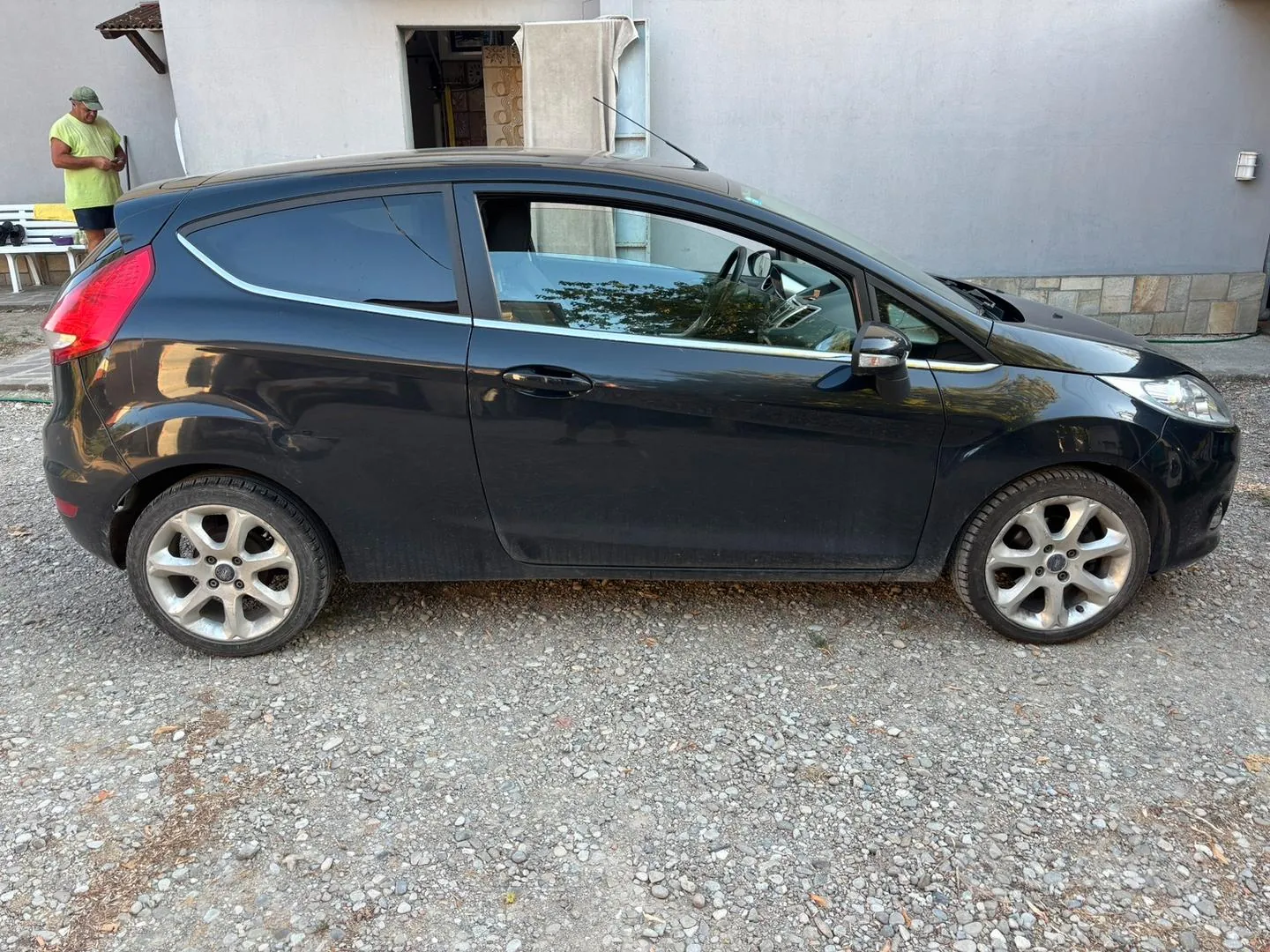 Ford Fiesta 2009 photo 2
