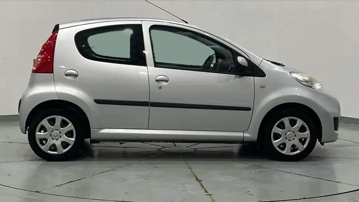 Peugeot 107 2009 photo 2