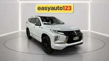 Mitsubishi Pajero Sport 2022 photo 2