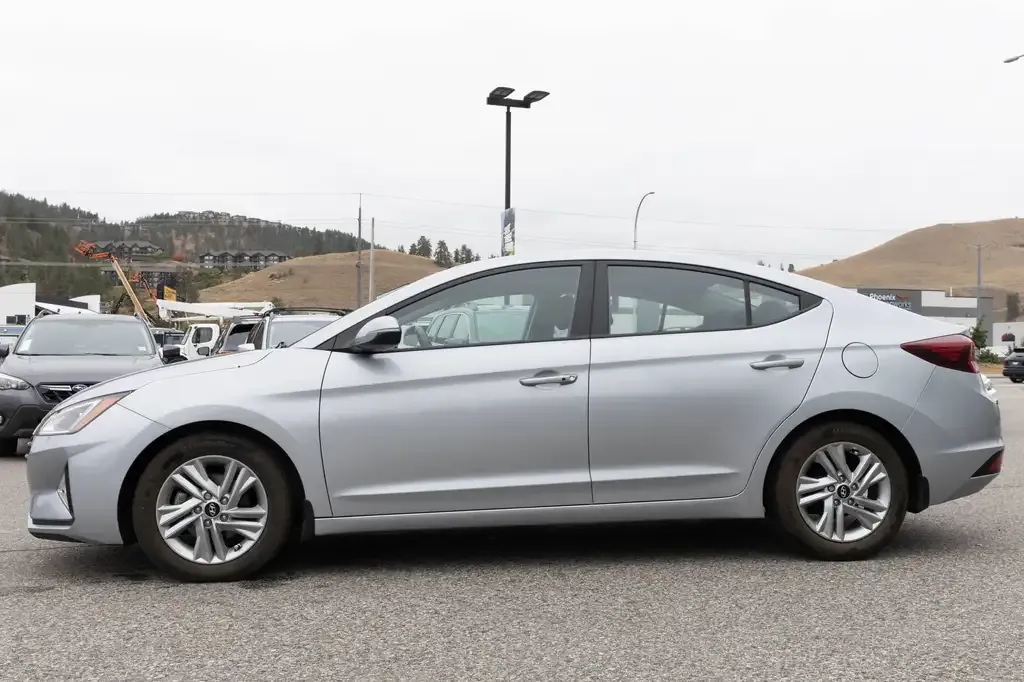 Hyundai Elantra 2020 photo 2