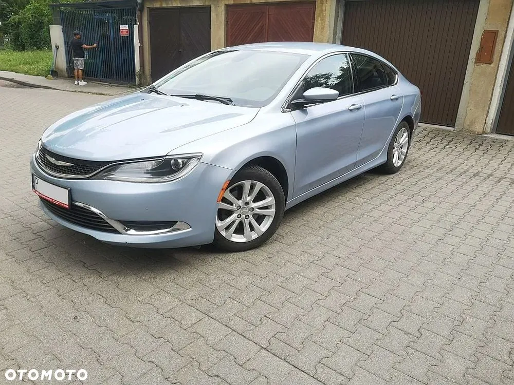 Chrysler 200 2015 photo 2