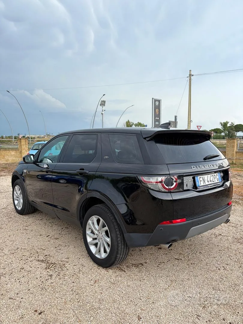 Land Rover Discovery 2018 photo 3