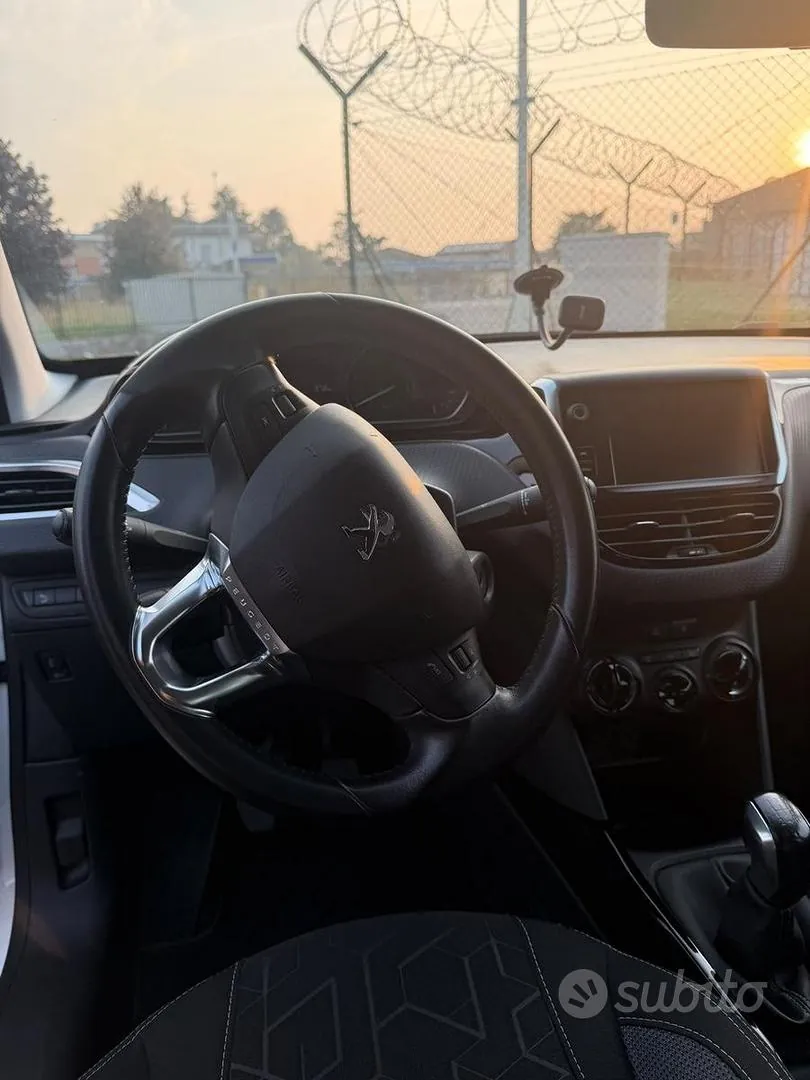 Peugeot 2008 2019 photo 5