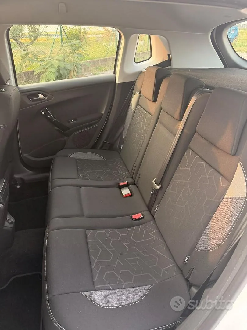 Peugeot 2008 2019 photo 2