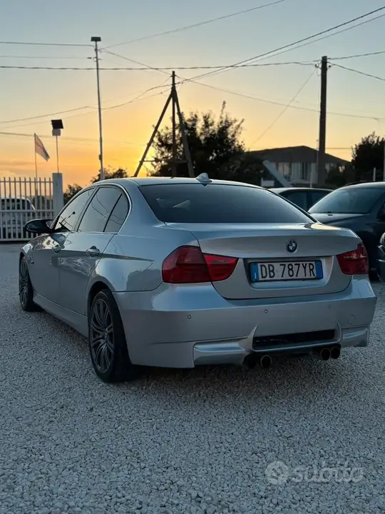 BMW 330D 2006 photo 2