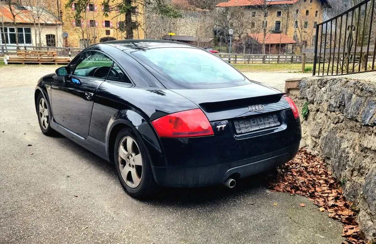Audi Tt 2001 photo 2